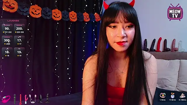 Snapshot of miyakimi0101 chatting on 10-27-25, 02:04 miyakimi0101 online show from 10-27-25, 02:04