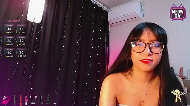 Snapshot of miyakimi0101 chatting on 11-11-25, 01:05 miyakimi0101 online show from 11-11-25, 01:05