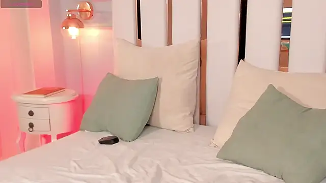 regina noctixx online show from 04-17-26, 07:00