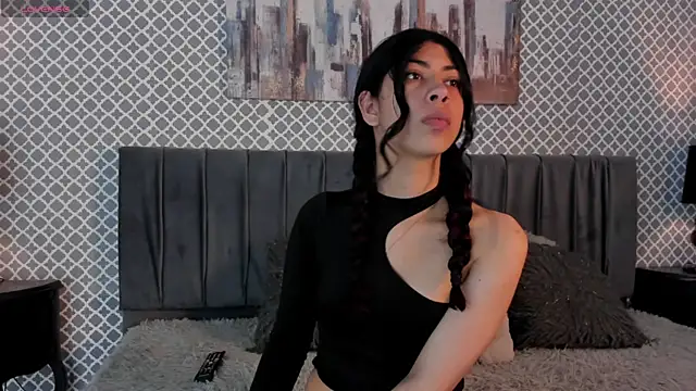 Snapshot of Cassie_bloom chatting on 10-30-25, 07:58 Cassie bloom online show from 10-30-25, 07:58