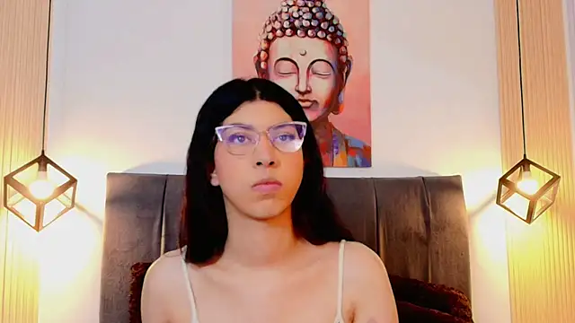 Snapshot of Cassie_bloom chatting on 11-26-25, 07:48 Cassie bloom online show from 11-26-25, 07:48