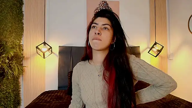 Snapshot of Cassie_bloom chatting on 01-07-26, 07:38 Cassie bloom online show from 01-07-26, 07:38