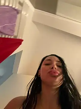 Mia Splash online show from 04-05-26, 08:33