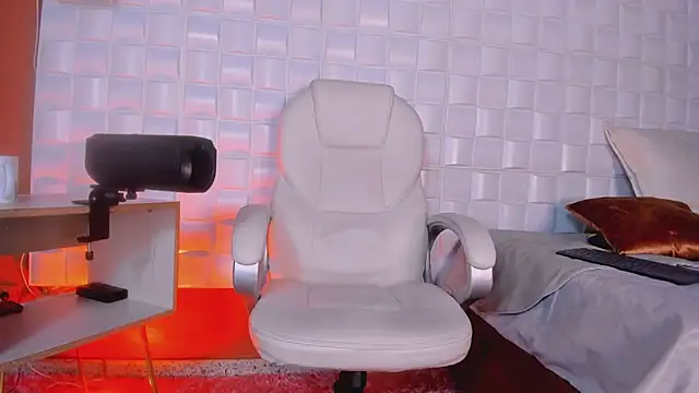 Snapshot of AlejandroStormm chatting on 02-24-25, 07:11 AlejandroStormm online show from 02-24-25, 07:11