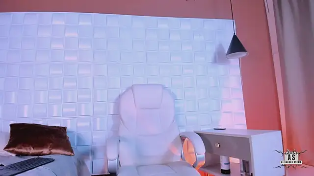 Snapshot of AlejandroStormm chatting on 02-24-25, 11:52 AlejandroStormm online show from 02-24-25, 11:52