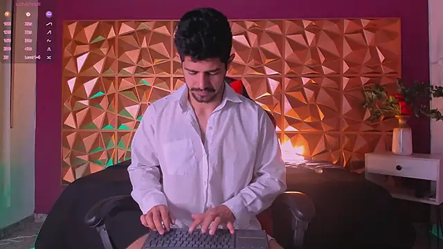 Snapshot of AlejandroStormm chatting on 02-25-25, 07:58 AlejandroStormm online show from 02-25-25, 07:58