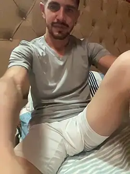 Snapshot of AlejandroStormm chatting on 03-01-25, 10:21 AlejandroStormm online show from 03-01-25, 10:21