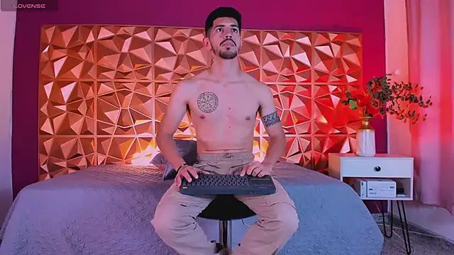 Snapshot of AlejandroStormm chatting on 03-04-25, 09:54 AlejandroStormm online show from 03-04-25, 09:54