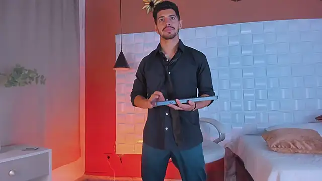 Snapshot of AlejandroStormm chatting on 03-08-25, 08:46 AlejandroStormm online show from 03-08-25, 08:46