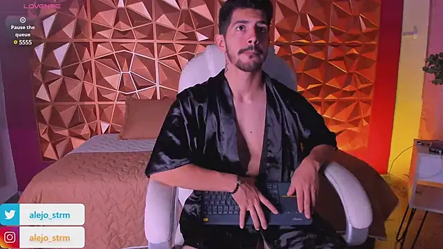 Snapshot of AlejandroStormm chatting on 03-15-25, 09:05 AlejandroStormm online show from 03-15-25, 09:05