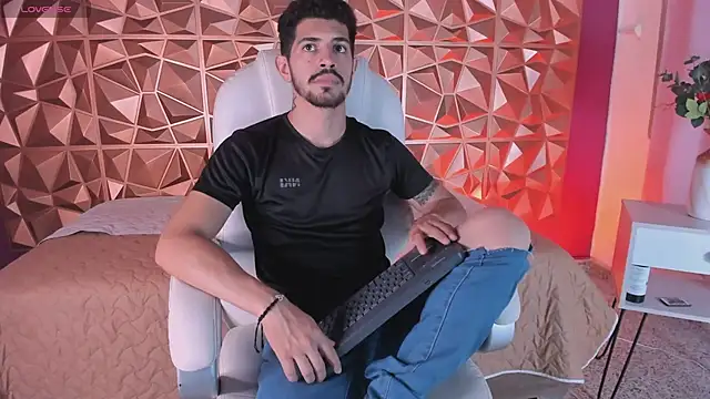 Snapshot of AlejandroStormm chatting on 03-16-25, 08:21 AlejandroStormm online show from 03-16-25, 08:21