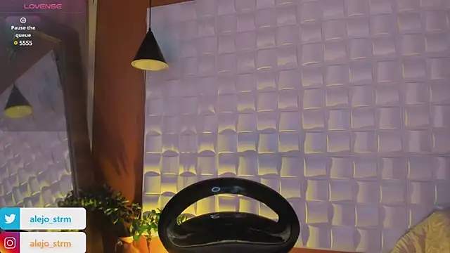 Snapshot of AlejandroStormm chatting on 03-19-25, 11:57 AlejandroStormm online show from 03-19-25, 11:57