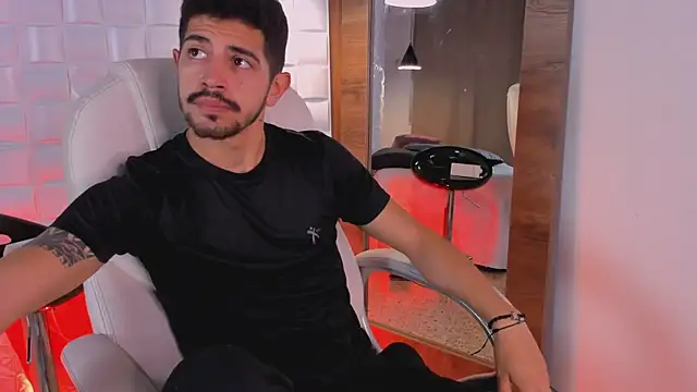 Snapshot of AlejandroStormm chatting on 09-10-25, 08:53 AlejandroStormm online show from 09-10-25, 08:53