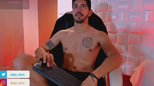 Snapshot of AlejandroStormm chatting on 09-18-25, 10:45 AlejandroStormm online show from 09-18-25, 10:45