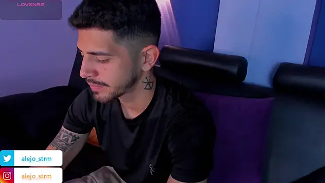 Snapshot of AlejandroStormm chatting on 10-03-25, 09:12 AlejandroStormm online show from 10-03-25, 09:12