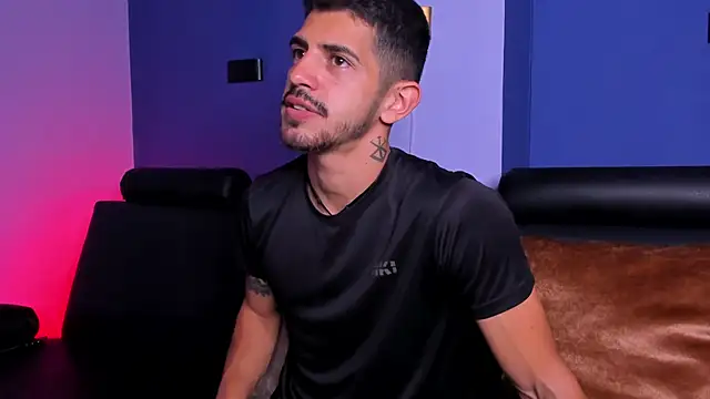 Snapshot of AlejandroStormm chatting on 12-02-25, 07:42 AlejandroStormm online show from 12-02-25, 07:42