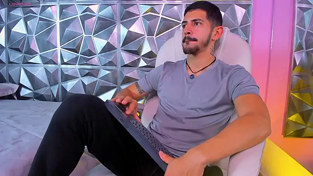 AlejandroStormm online show from 01-07-26, 08:33