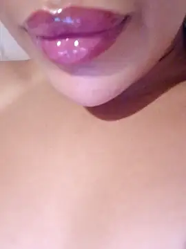 Snapshot of Sexlove1xo chatting on 09-18-25, 08:05 Sexlove1xo online show from 09-18-25, 08:05