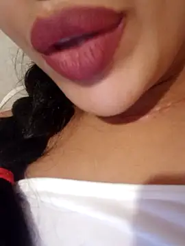 Snapshot of Sexlove1xo chatting on 11-08-25, 02:34 Sexlove1xo online show from 11-08-25, 02:34