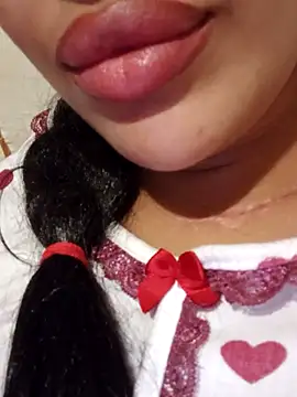 Snapshot of Sexlove1xo chatting on 11-11-25, 02:00 Sexlove1xo online show from 11-11-25, 02:00