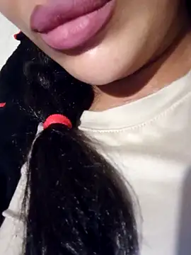 Snapshot of Sexlove1xo chatting on 11-18-25, 04:33 Sexlove1xo online show from 11-18-25, 04:33