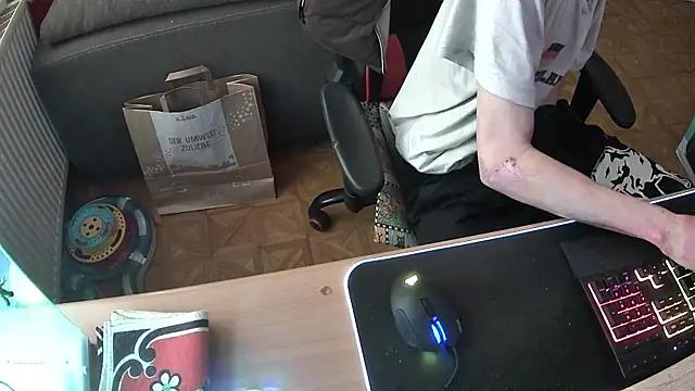 Snapshot of DerGeileLoveboy chatting on 11-11-25, 11:54 DerGeileLoveboy online show from 11-11-25, 11:54