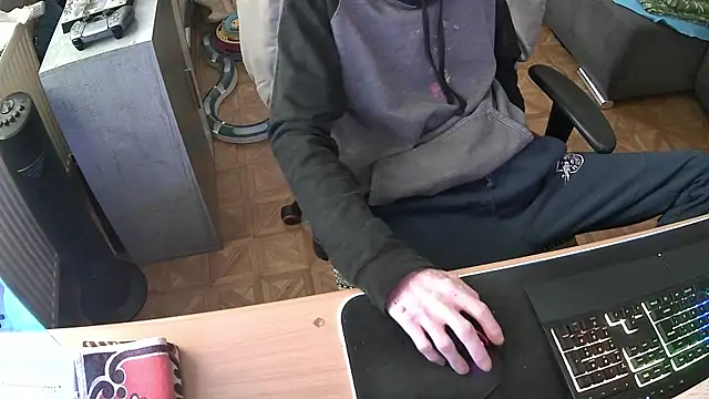 Snapshot of DerGeileLoveboy chatting on 11-24-25, 11:32 DerGeileLoveboy online show from 11-24-25, 11:32