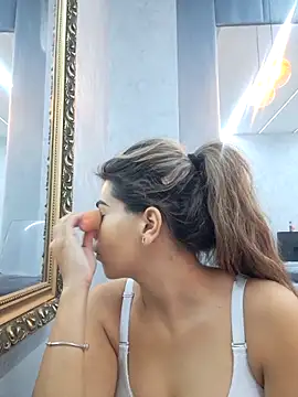 Bella Posh online show from 10-09-25, 05:49