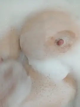 Snapshot of Erika41 chatting on 03-04-25, 01:59 Erika41 online show from 03-04-25, 01:59