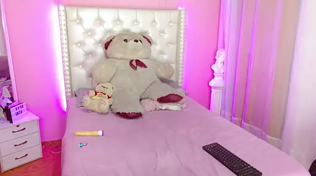 Snapshot of callum_77 chatting on 03-18-25, 04:15 callum 77 online show from 03-18-25, 04:15