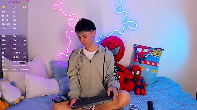 Snapshot of callum_77 chatting on 09-11-25, 04:12 callum 77 online show from 09-11-25, 04:12