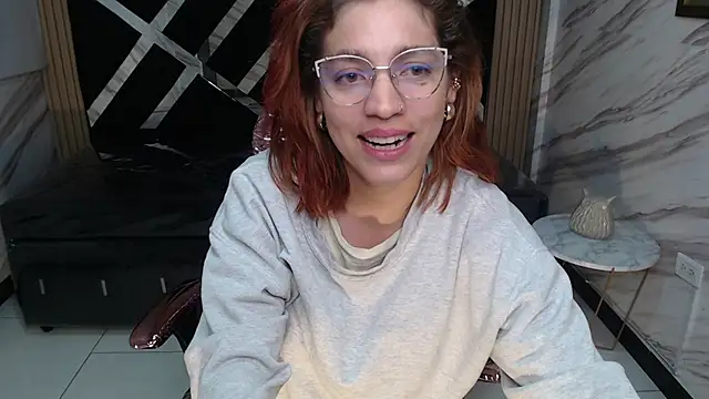 Snapshot of Angeles_v chatting on 03-07-25, 02:04 Angeles v online show from 03-07-25, 02:04