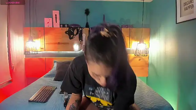 ChloeAllennn online show from 11-12-25, 11:43