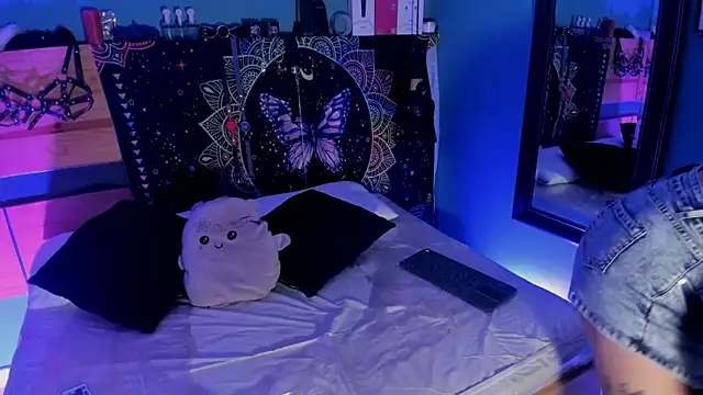 ChloeAllennn online show from 06-04-26, 11:38