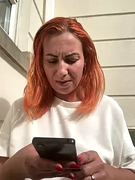 YNA ELLA online show from 09-23-25, 10:40