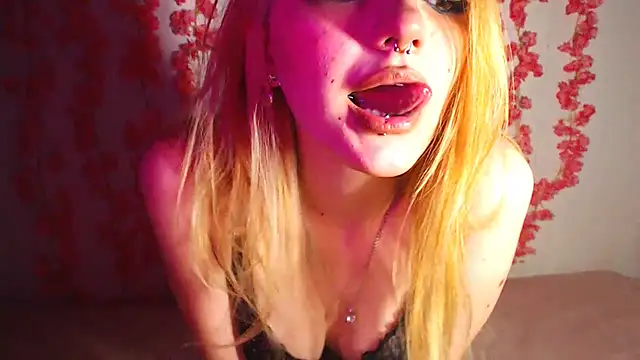 KimiSakura online show from 09-18-25, 08:11