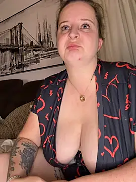 Snapshot of curvy_eina chatting on 07-09-26, 12:15 curvy eina online show from 07-09-26, 12:15