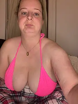 Snapshot of curvy_eina chatting on 07-16-26, 09:43 curvy eina online show from 07-16-26, 09:43