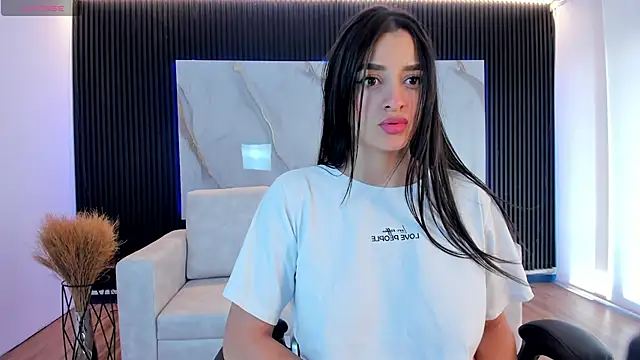 Ivaannaa  online show from 10-08-25, 02:25