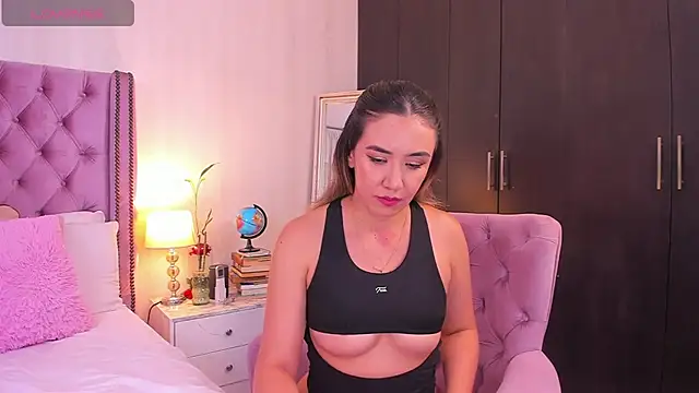 natashaleightt online show from 02-26-25, 09:37