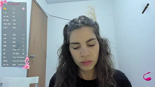 Snapshot of jessyegoldenn chatting on 02-06-26, 08:34 jessyegoldenn online show from 02-06-26, 08:34