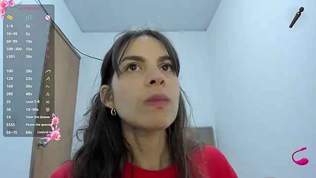 Snapshot of jessyegoldenn chatting on 02-17-26, 04:13 jessyegoldenn online show from 02-17-26, 04:13