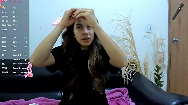 Snapshot of jessyegoldenn chatting on 05-19-26, 12:55 jessyegoldenn online show from 05-19-26, 12:55