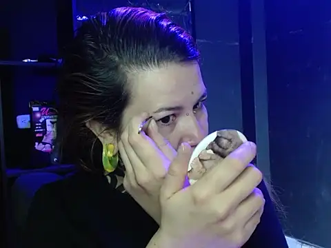 Pandora 9666 online show from 11-22-25, 03:22