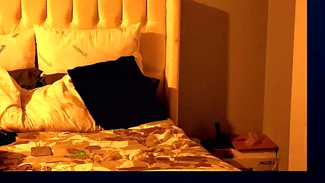 Snapshot of ebonylover1 chatting on 01-10-26, 10:03 ebonylover1 online show from 01-10-26, 10:03