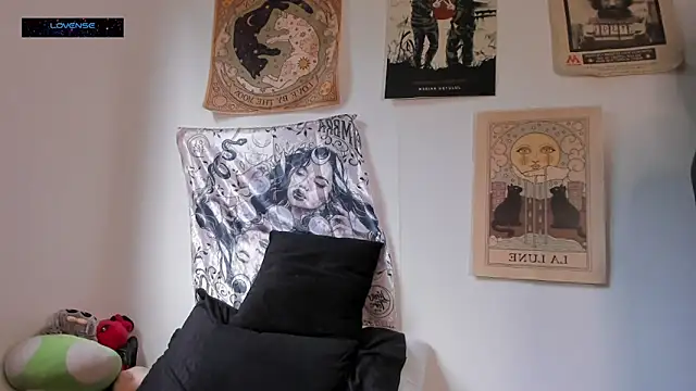 Hisato111 online show from 11-17-25, 03:18