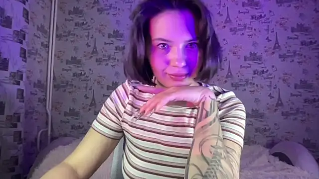 Just Scarlet  online show from 10-18-25, 11:55