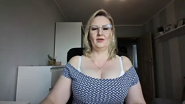 DianaLive online show from 03-11-26, 07:14