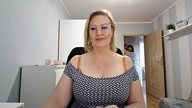 DianaLive online show from 03-28-26, 11:43