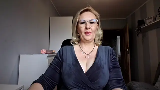 DianaLive online show from 04-07-26, 06:25